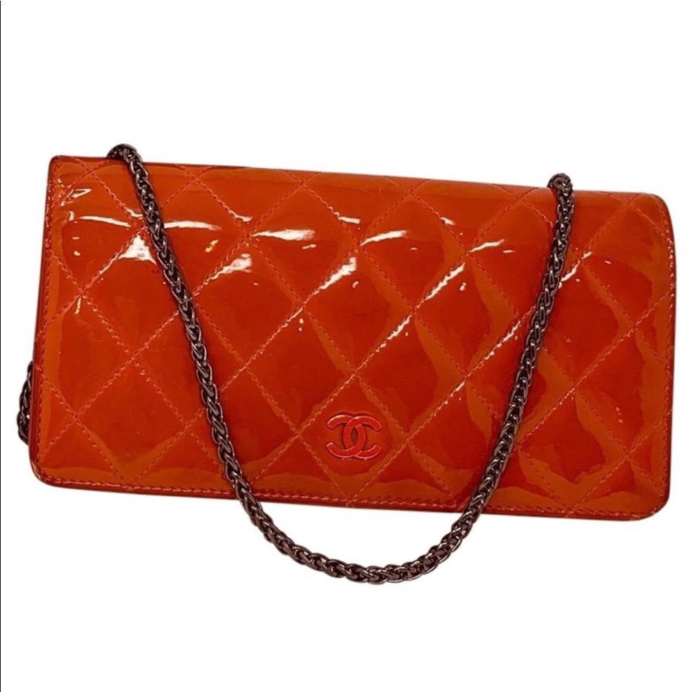 Chanel Clutch w/crossbody chain
